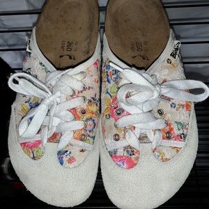 Birkenstock’s Women’s Size 9